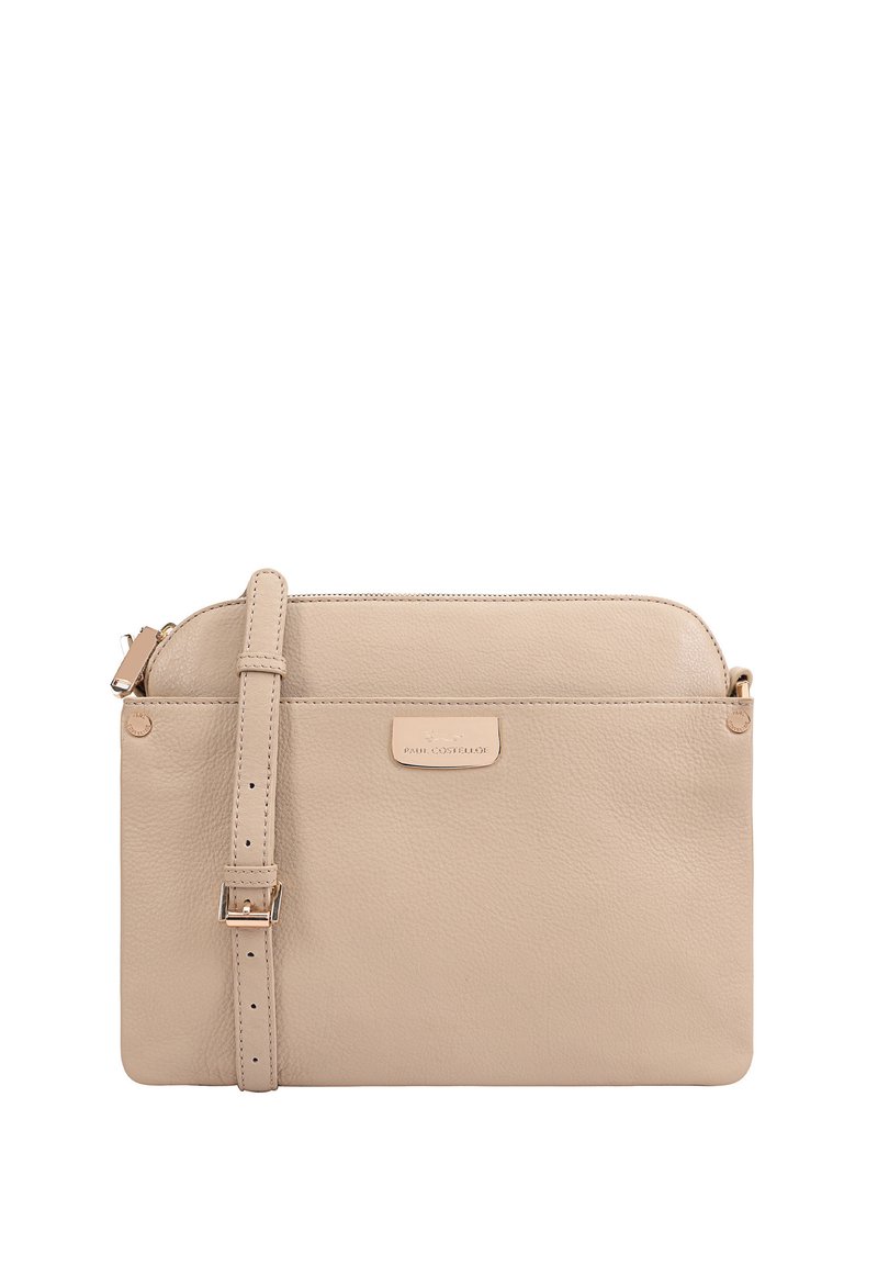 Beige leren schoudertas met verstelbare strap, een voorvak en details in goudkleurige gesp en rits.