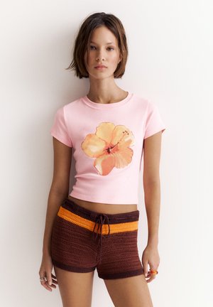 PULL&BEAR, FLORAL T-SHIRT - T-Shirt print - light pink