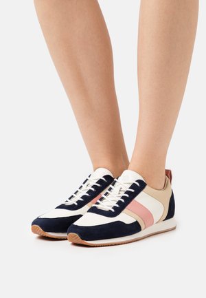 COLTEN LEATHER & SUEDE SNEAKER - Sneakers basse - vanilla/navy/parchment/rose tan