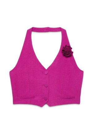 Gilet rosa acceso senza maniche con tre bottoni frontali, due taschine piccole e un fiore decorativo di stoffa sulla spalla sinistra.