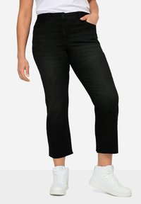 Angel of Style - 7/8- CLAIRE STRETCHKOMFORT GESCHNITTENER SAUM 5-POCKET - Flared Jeans - black Thumbnail-Bild 1