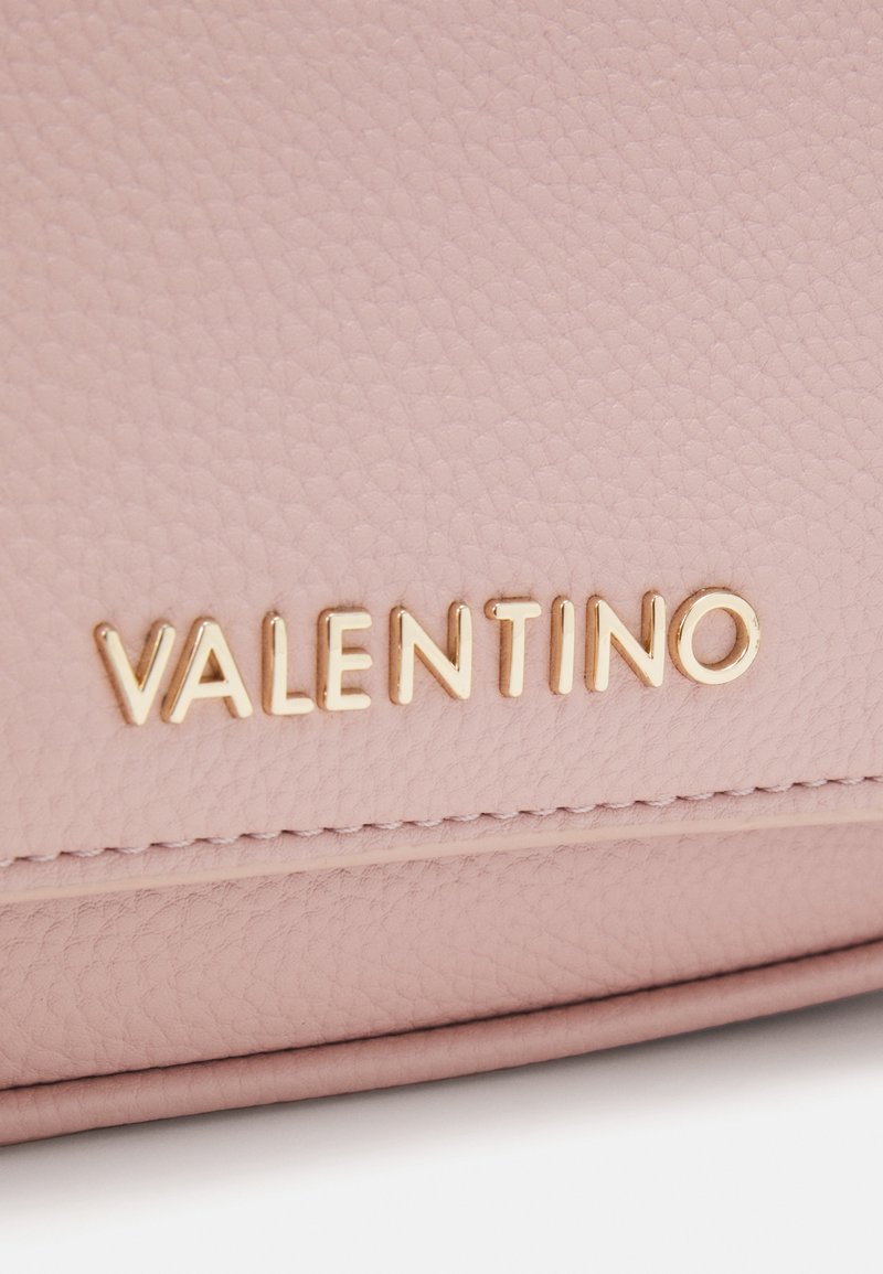 Valentino Bags Miramar Sac Besace Noir VBS7UE01GNERO