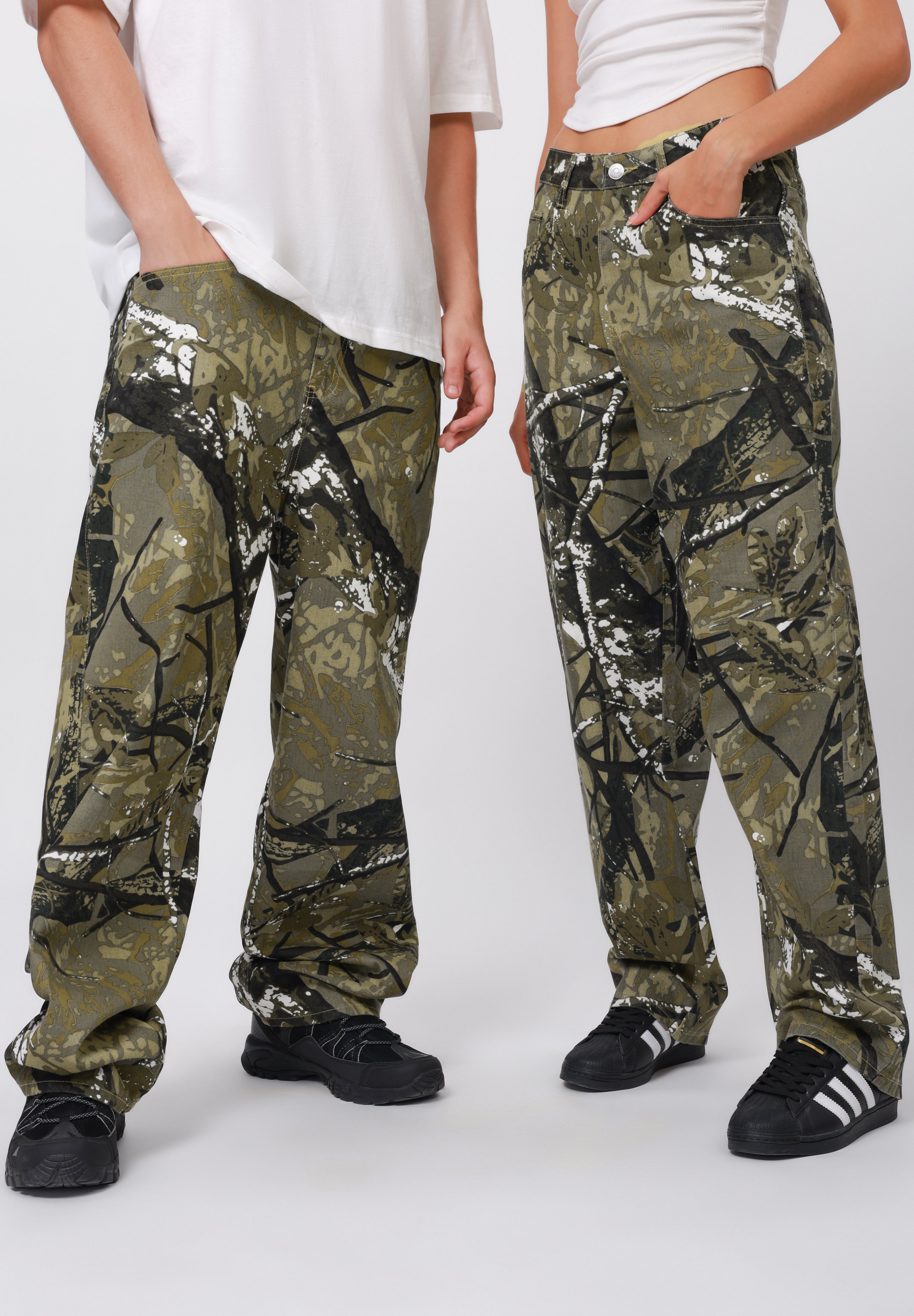 YOURTURN UNISEX - Vaqueros baggy - khaki/caqui - Zalando.es