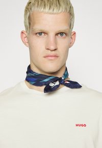 HUGO DEROL - Camisola de manga comprida - light beige