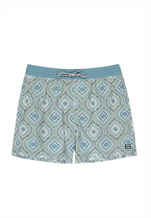 Bañador de tela ligera, con un patrón geométrico en azul y verde, cintura elástica y cordón ajustable.