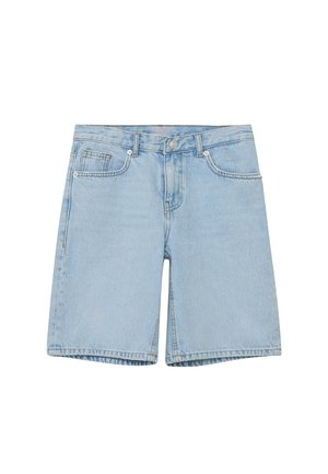 Lichtblauwe denim shorts met knoop aan de voorkant, ritssluiting, lussen voor riem en five-pocket ontwerp op witte achtergrond.