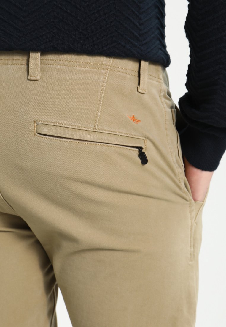 dockers 360 flex khaki