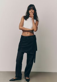 Next - REGULAR FIT - Minirock - black Thumbnail-Bild 1