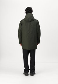 Lacoste Zimní kabát - sapwood