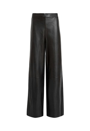 Pantaloni larghi in pelle nera con una texture liscia, vita alta e cuciture minime sui lati. Progettati per una vestibilità ampia e confortevole.