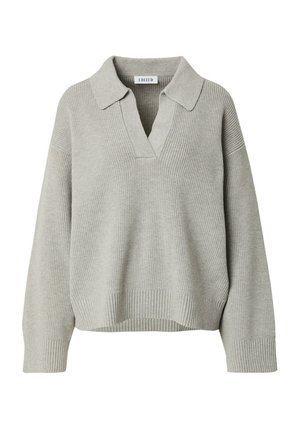 Lichtgrijze gebreide pullover met een V-hals en brede kraag. Beschikt over ribgebreide manchetten en zoom, en toont een textuurpatroon in de stof.