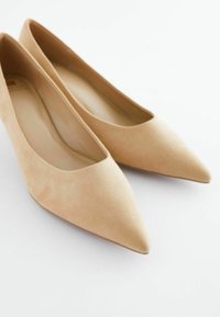 Next FOREVER COMFORT KITTEN HEEL COURT  REGULAR WIDE FIT - Klasszikus sarkú cipők - camel natural