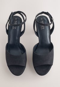 Niet geselecteerd, new black