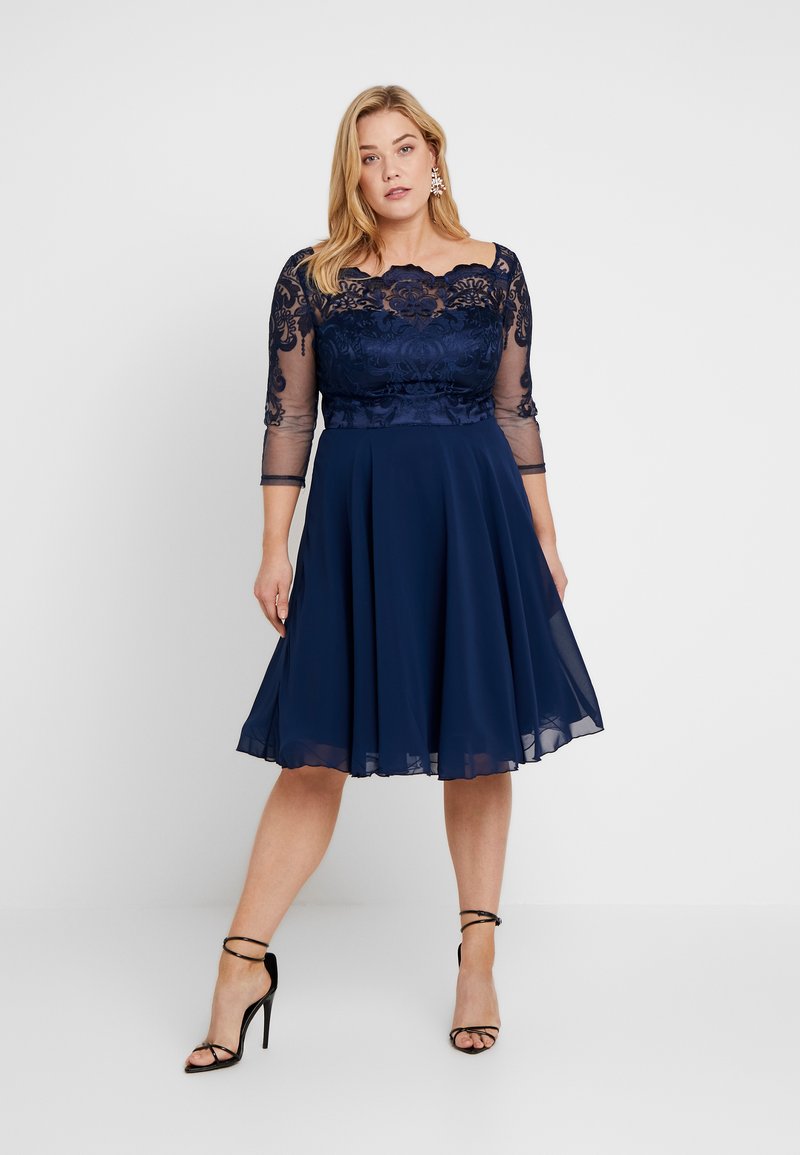 Chi Chi London Curvy Carmella Dress Vestito Elegante Navy Blu Scuro Zalando It