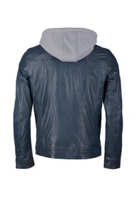 Herren Lederjacke in Blau mit grauem Hoodie, mit taillierter Passform, strukturierter Oberfläche und sichtbaren Nähdetails auf dem Rücken.