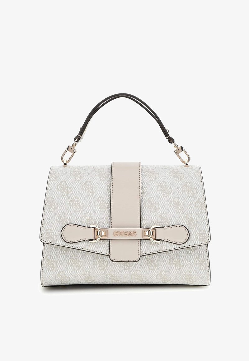 Sac à main Guess blanc et beige en tissu à motifs, poignée supérieure et détail boucle dorée sur le rabat avant.