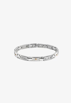 Bracciale in argento con anelli metallici intrecciati, con una finitura liscia. Piccole accenti dorati e un logo inciso su un anello.