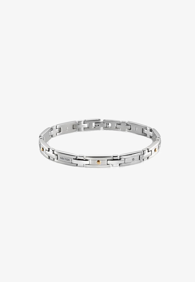 Bracciale in argento con anelli metallici intrecciati, con una finitura liscia. Piccole accenti dorati e un logo inciso su un anello.