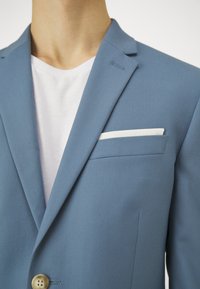 Isaac Dewhirst THE FASHION SUIT SET - Odijelo - gris