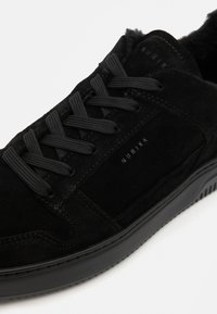 Nubikk BASKET COURT - Sapatilhas - black raven