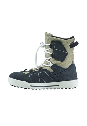 Snowboardboot met een donkerblauwe suède en beige textiel bovenkant, witte veters en een rubberen zool met grip voor stabiliteit.
