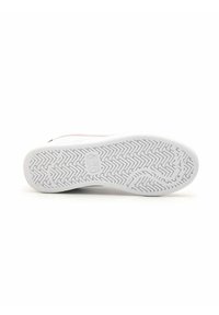 Sole in gomma bianca con un motivo a spina di pesce. Presenta un design piatto e un leggero arco, senza marchi visibili o dettagli aggiuntivi.