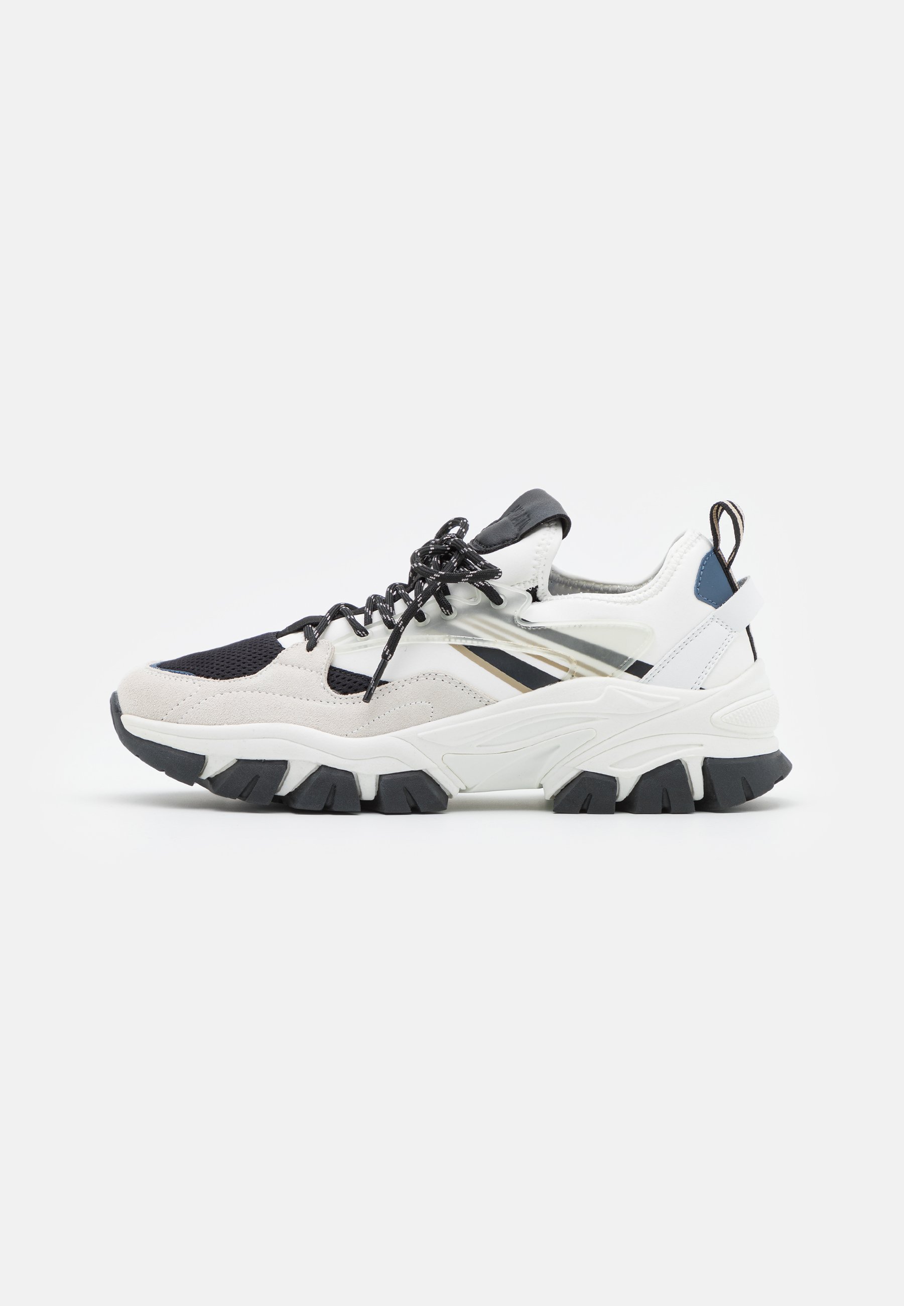 white running trainers