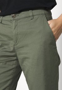 Esprit Chinos - khaki