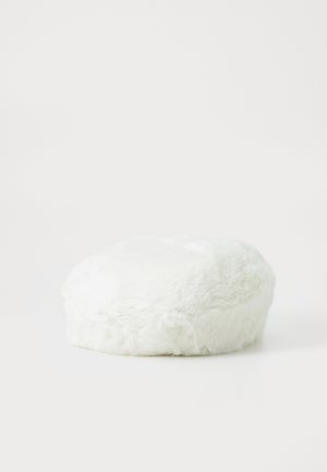 Eugenia Kim MISHKA - Hut - winter white