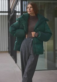 Next REGULAR FIT - Geacă - green