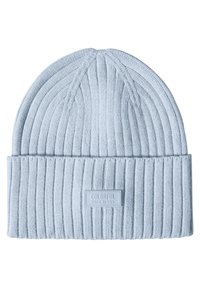 Ljusblå stickad mössa med vertikal ribbad struktur och vikbar bräm. Har ett rektangulärt märke med texten "FÄRGRIKA SIDOR AV LIVET."