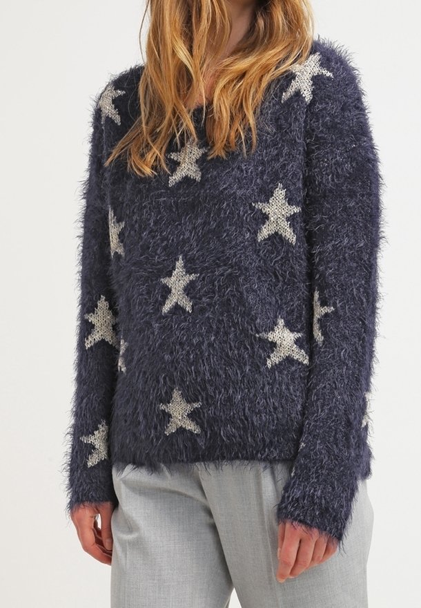 Maglione a maglia navy realizzato in materiale morbido, con motivi di stelle argentate sul davanti e maniche lunghe con polsini a costine.