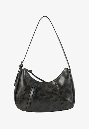 Zwarte leren hobo tas met een gebogen vorm, enkele schouderriem en een gestructureerde afwerking. Voorzien van een ritssluiting en subtiele metalen accenten.