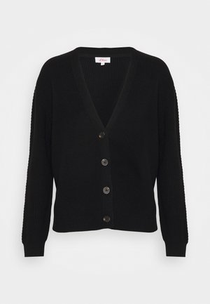 Cardigan noir avec un décolleté en V profond, texture côtelée et manches longues. Présente cinq boutons sur le devant et une coupe décontractée.