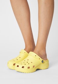 crocs platform yellow
