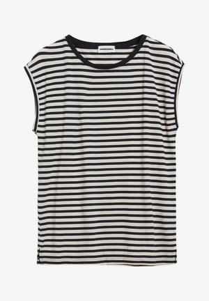 Pruhované tričko v krémové a námořnické modři, vyrobené z měkké látky. Kulatý výstřih s krátkými rukávy a postranními rozparky na lemu pro pohodlný pohyb.