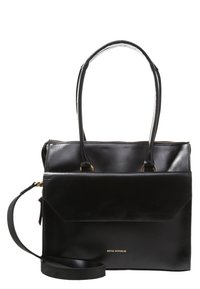 Czarna skórzana torebka z podwójnymi uchwytami, odpinanym paskiem na ramię i zamkiem błyskawicznym na górze. Posiada przednią kieszeń na klapę oraz złoty detal z logo.