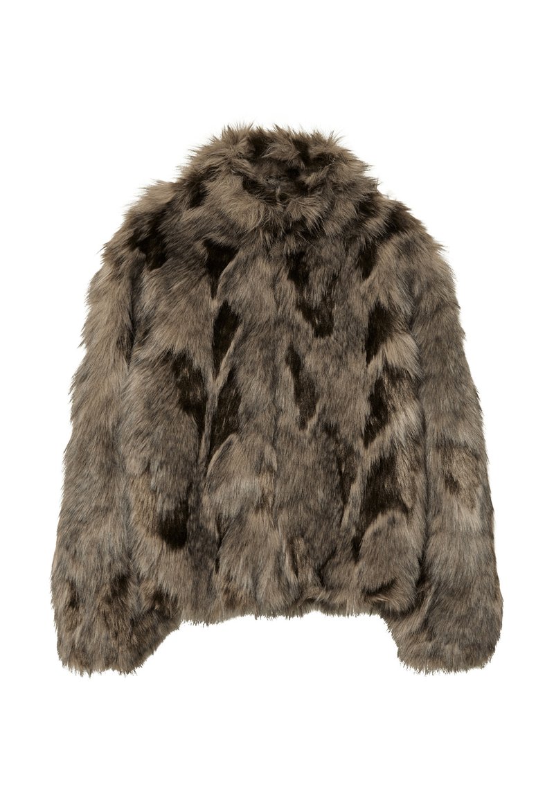 Jakke i imiteret pels i nuancer af grå og brun, med høj krave, blød tekstur og løs pasform med ujævne, bølgende mønstre.