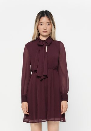 VIFALIA TIE NECK  - Koktailové šaty/večierkové šaty - winetasting