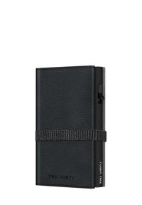 Portafoglio in pelle nera con finitura testurizzata, dotato di una fascia elastica nera e un elegante accento metallico. Logo impressa sul fronte.