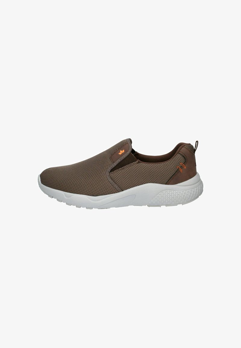 Brauner Mesh-Slip-on-Sneaker mit weißer, strukturierter Sohle und Zuglasche an der Ferse, für den Freizeitgebrauch konzipiert.