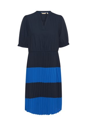 Tengerés kék, rakott ruha V-nyakkivágással, rövid puffos ujjal és vízszintes csíkokkal díszített, lépcsős kialakítással. Puha, rugalmas anyag.