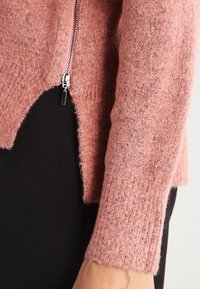 Pieces Strickpullover - light red
