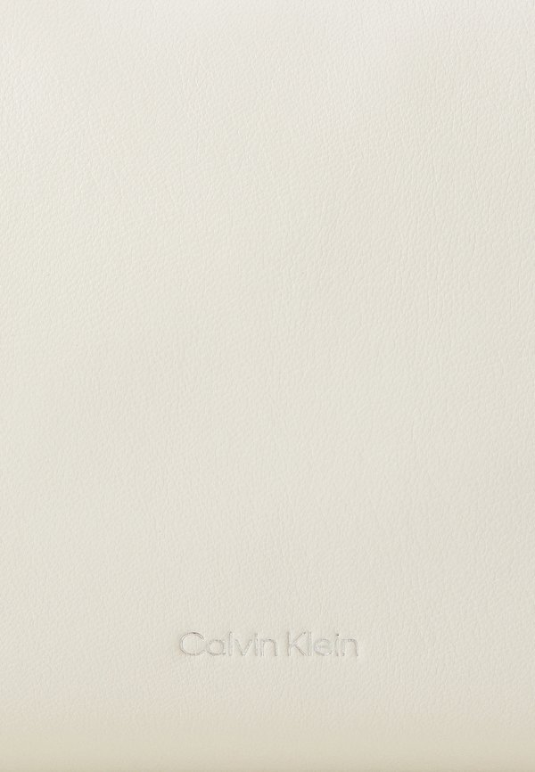 HARDWARE HANDLE MINI BAG - Handbag - chalk2