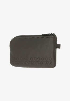 Pochette à monnaie en cuir brun foncé avec fermeture éclair, ornée de silhouettes en bâtonnets reliées en relief le long du bord inférieur avant.