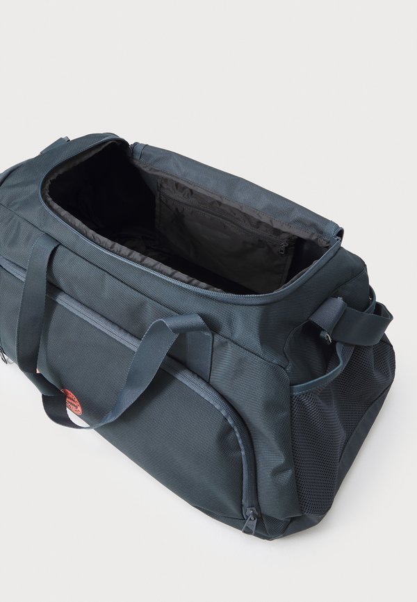FC BAYERN DUFFLE UNISEX - Club wear3