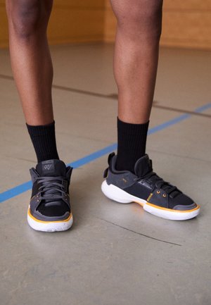 JORDAN ONE TAKE 5 - Basketball shoes - black/taxi/anthracite/sail