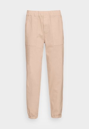 STYLE PATCHED POCKETS RELAXED FIT REGULAR LENGTH - Pantaloni - blushed camel