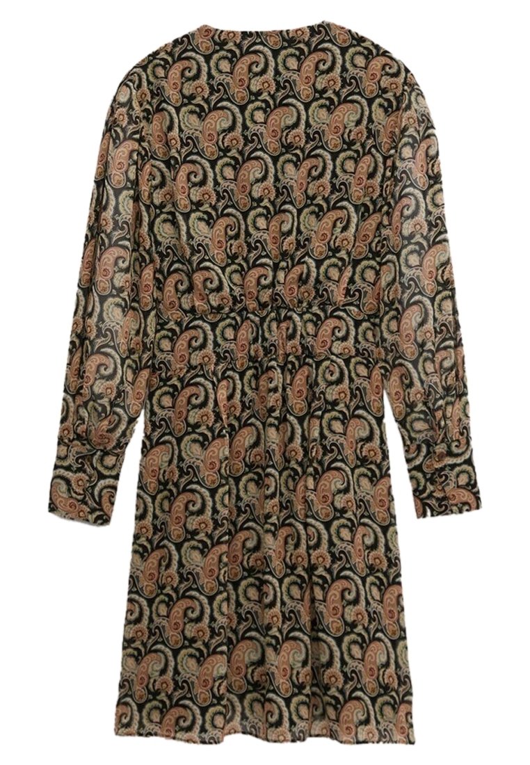 Abito nero con maniche lunghe, caratterizzato da un motivo paisley in beige e verde, vita cinchata e una vestibilità comoda. Tessuto leggero e strutturato.