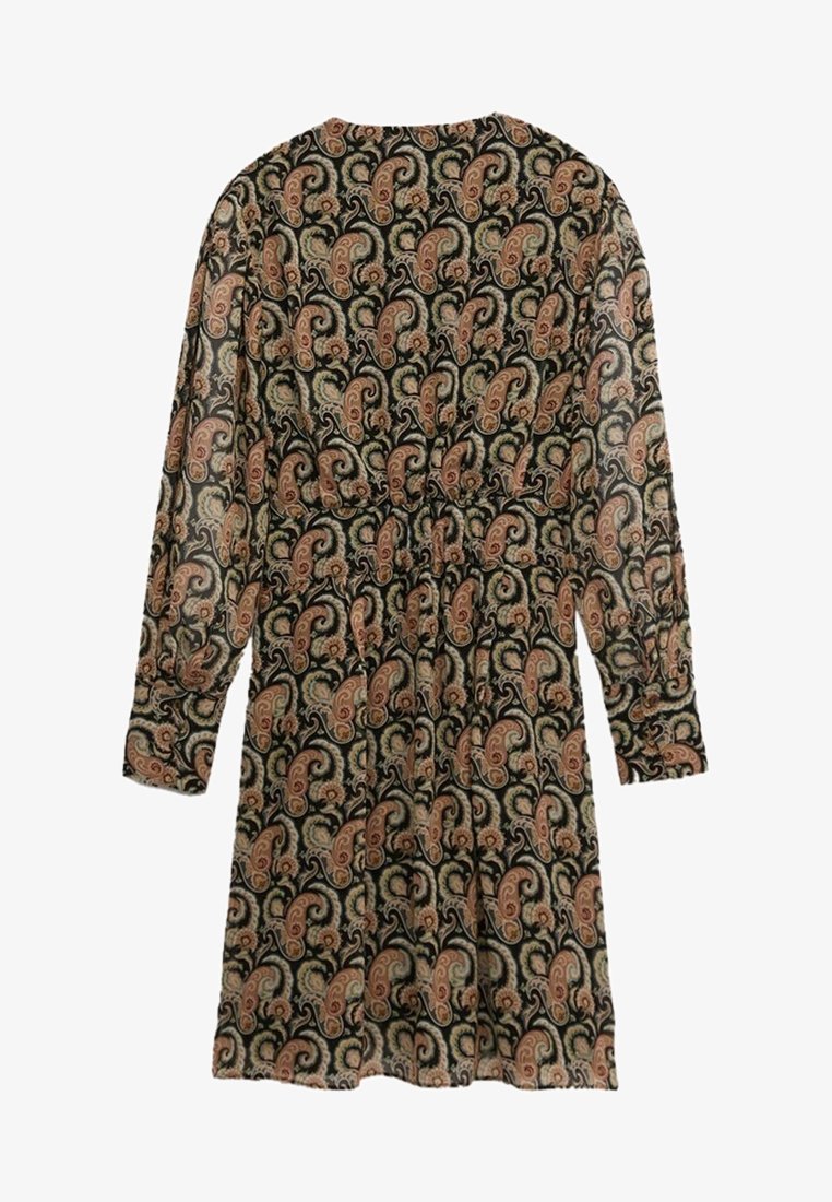 Abito nero con maniche lunghe, caratterizzato da un motivo paisley in beige e verde, vita cinchata e una vestibilità comoda. Tessuto leggero e strutturato.